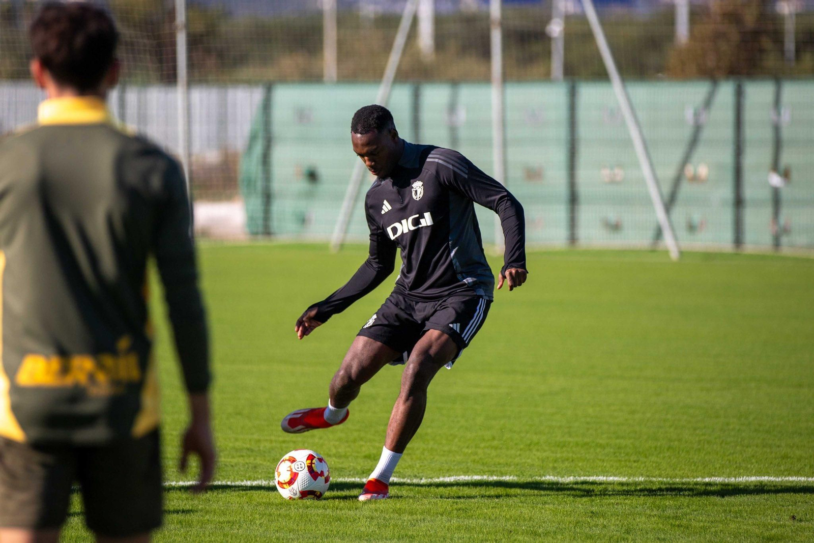 El Burgos prepara la Copa en La Academia del Málaga CF