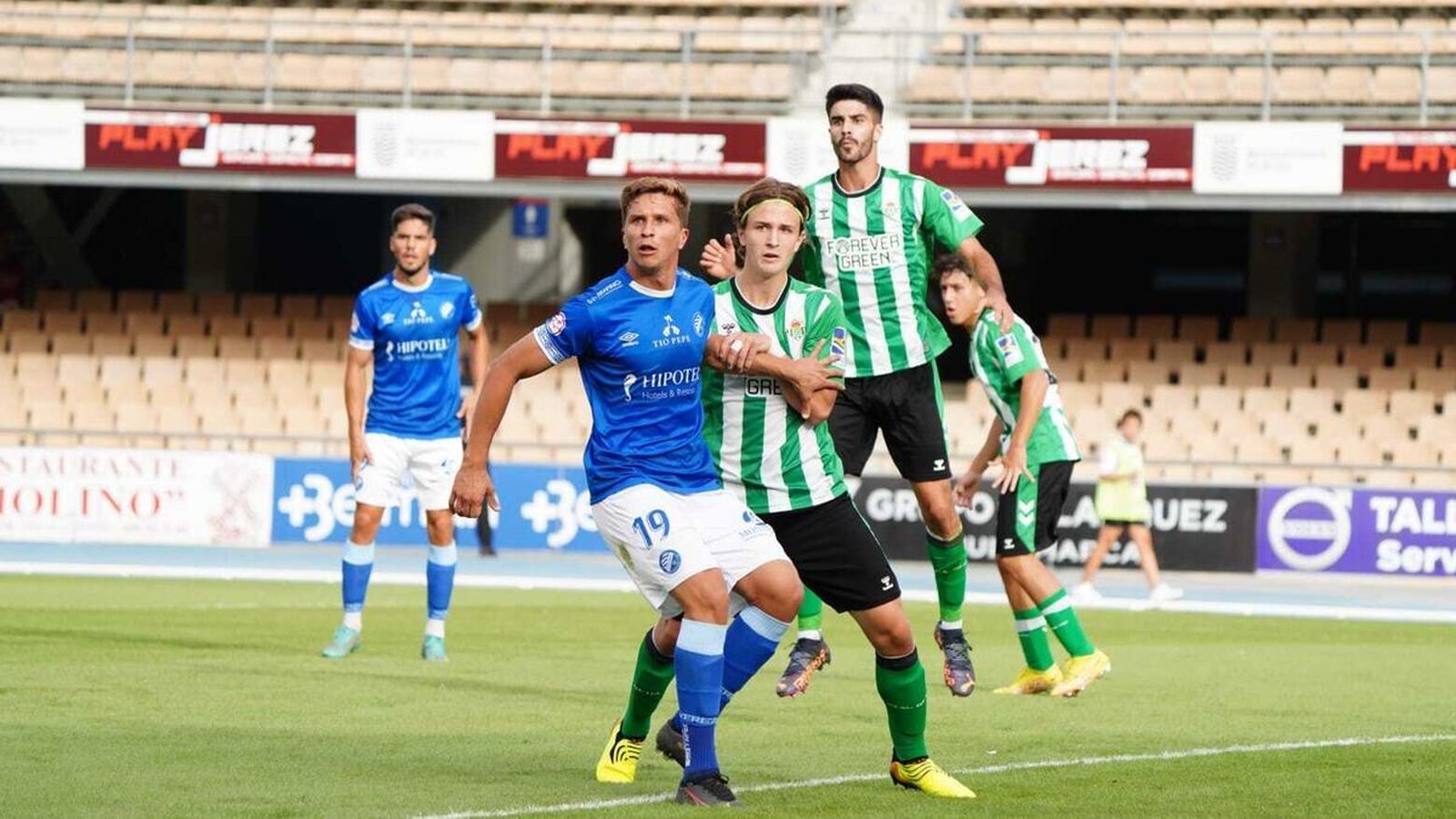 Félix pugna la posición con el xerecista Simeone.