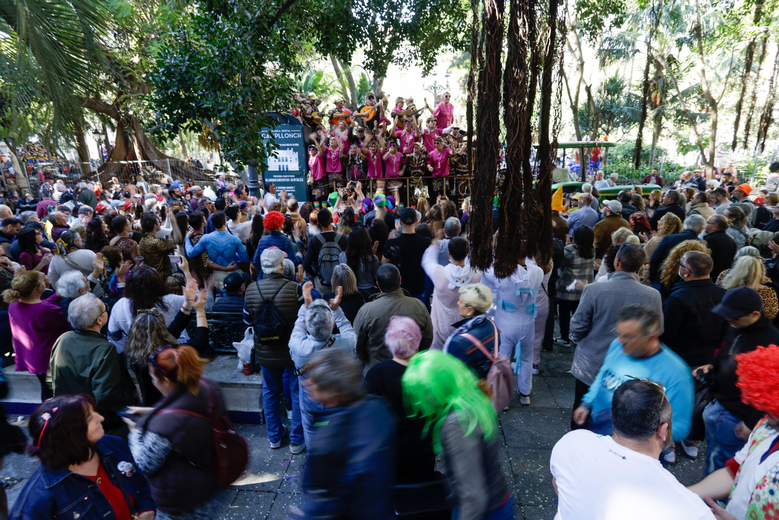 Las mejores imágenes del Domingo de Piñata del Carnaval de Cádiz 2024