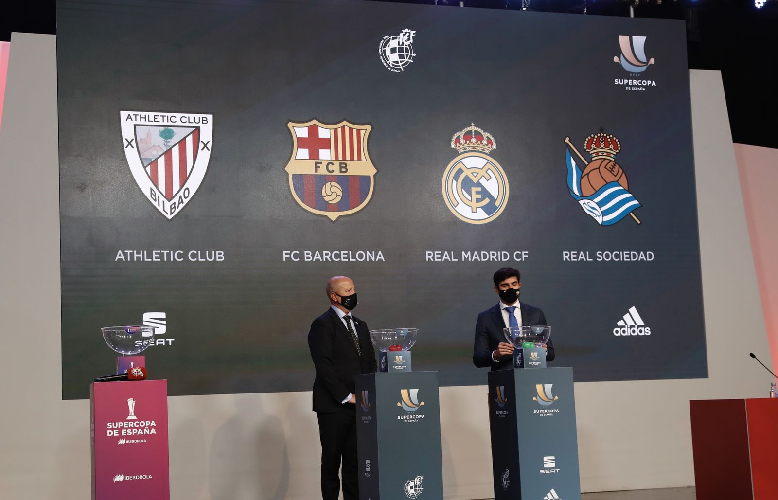 Una imagen del sorteo de la Supercopa española.