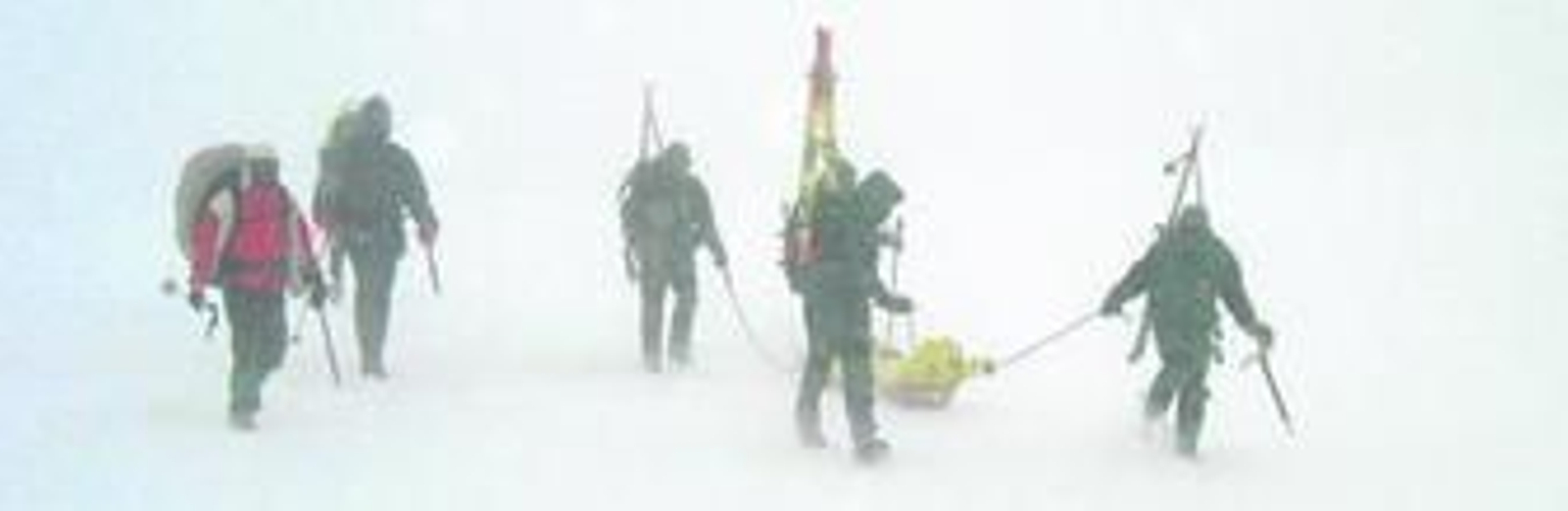 Una patrulla del Sereim durante un rescate en Sierra Nevada, en Granada, donde tienen su sede.