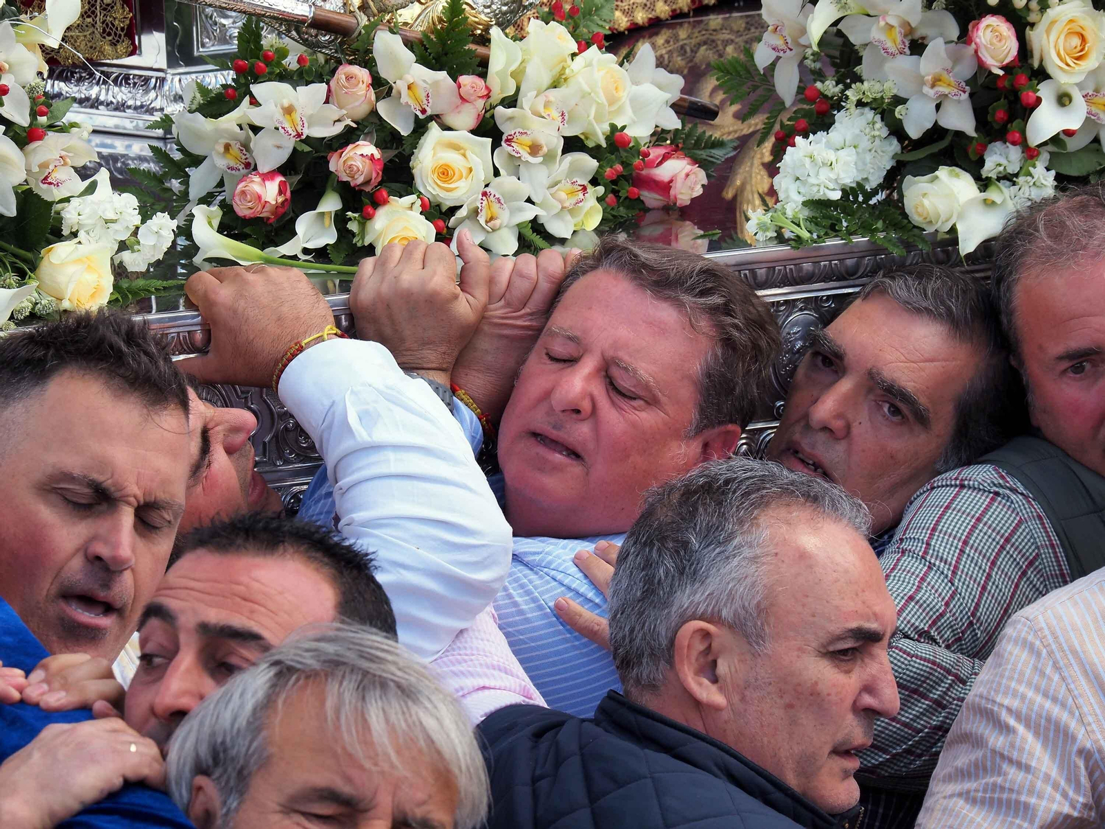 No te pierdas las espectaculares fotografías de la Romería de la Peña, en Puebla de Guzmán