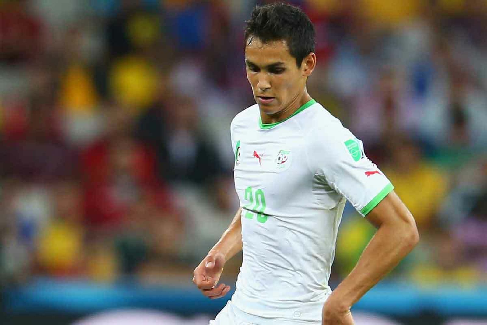 Mandi, en un partido con Algeria.