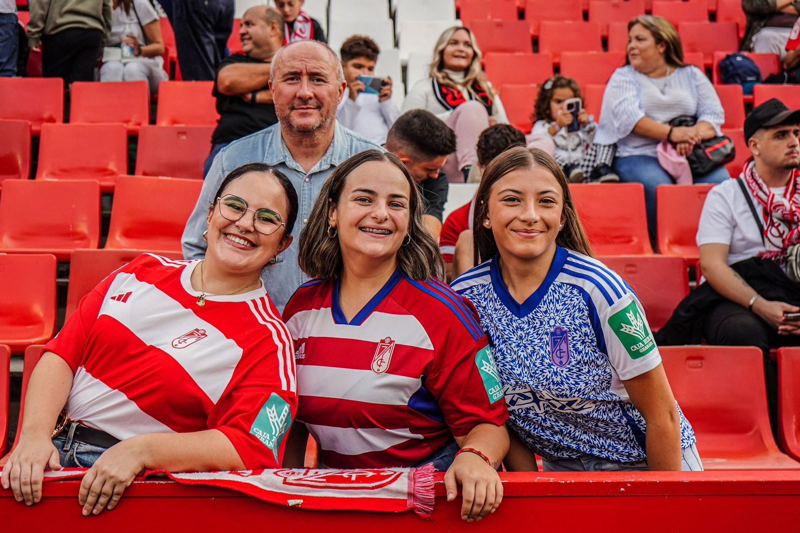 Las fotos del Granada - Córdoba CF en Los Cármenes
