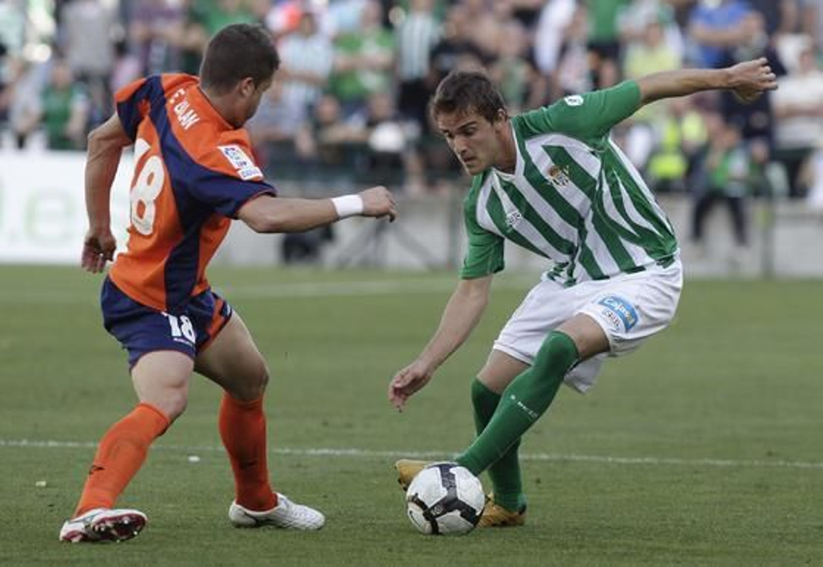 El Betis pierde en el Ruiz de Lopera ante el Girona. / Antonio Pizarro