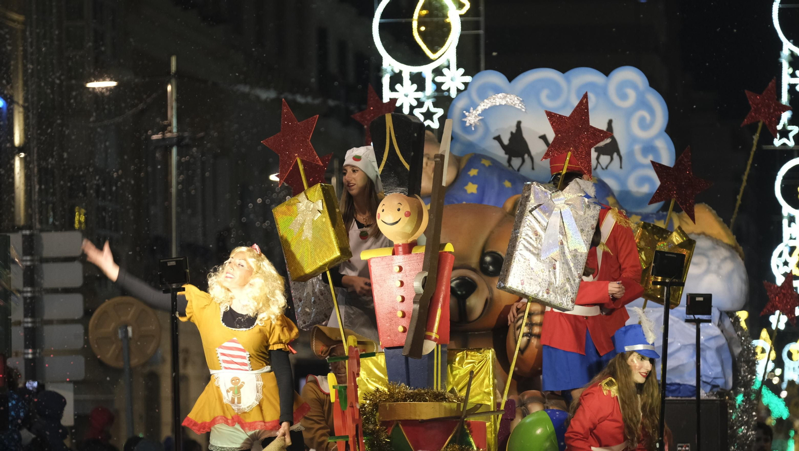 Imágenes de la Cabalgata de los Reyes Magos en Almería