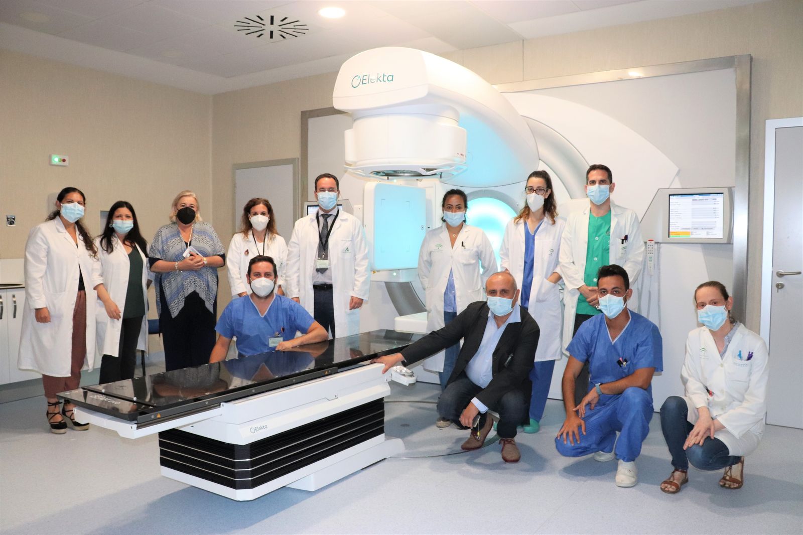 Un momento de la visita a la sala del segundo acelerador lineal.