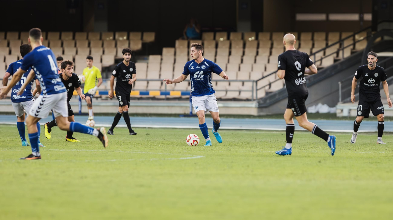 Imágenes del triunfo del Xerez DFC en el 34 Trofeo de la Vendimia