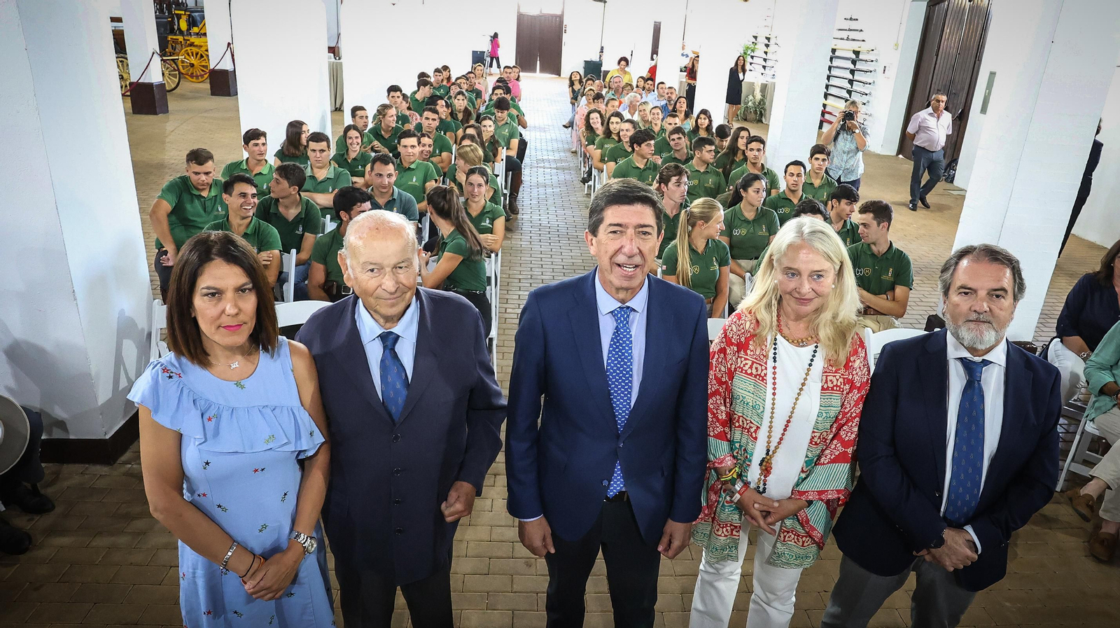 Entrega de notas y diplomas de fin de curso en la Real Escuela Entrega de notas y diplomas de fin de curso en la Real Escuela