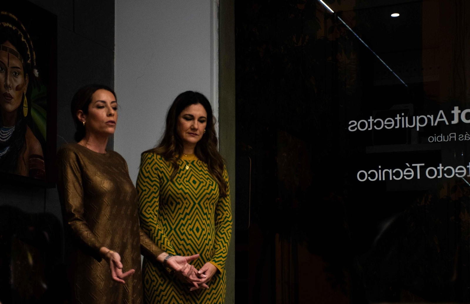 En imágenes, la pintora Inma Campos muestra su lado más "salvaje" en el centro de Córdoba