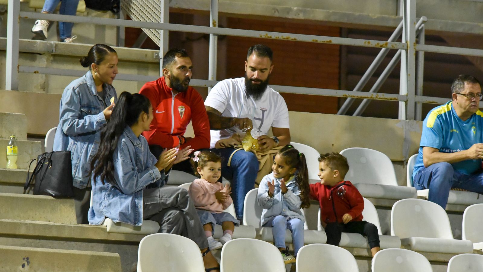 Las fotos del ambiente en el  Algeciras CF - San Fernando CD de la primera jornada.