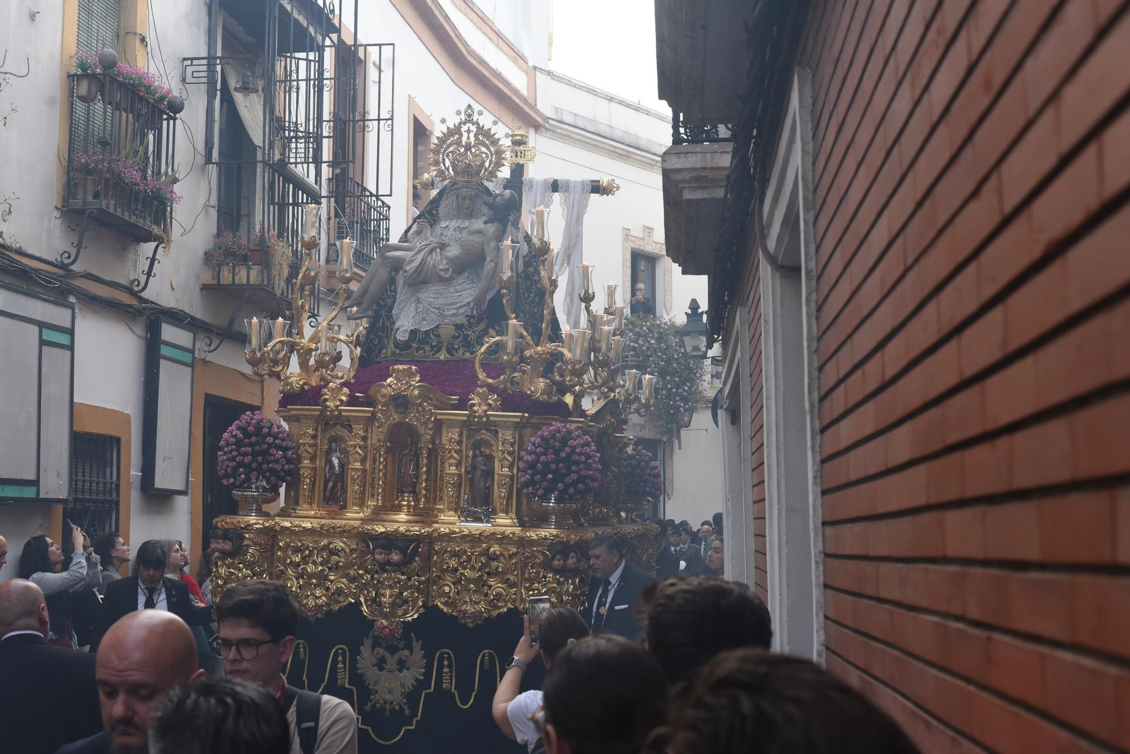 La procesión de las Angustias en este Jueves Santo de Córdoba, en imágenes