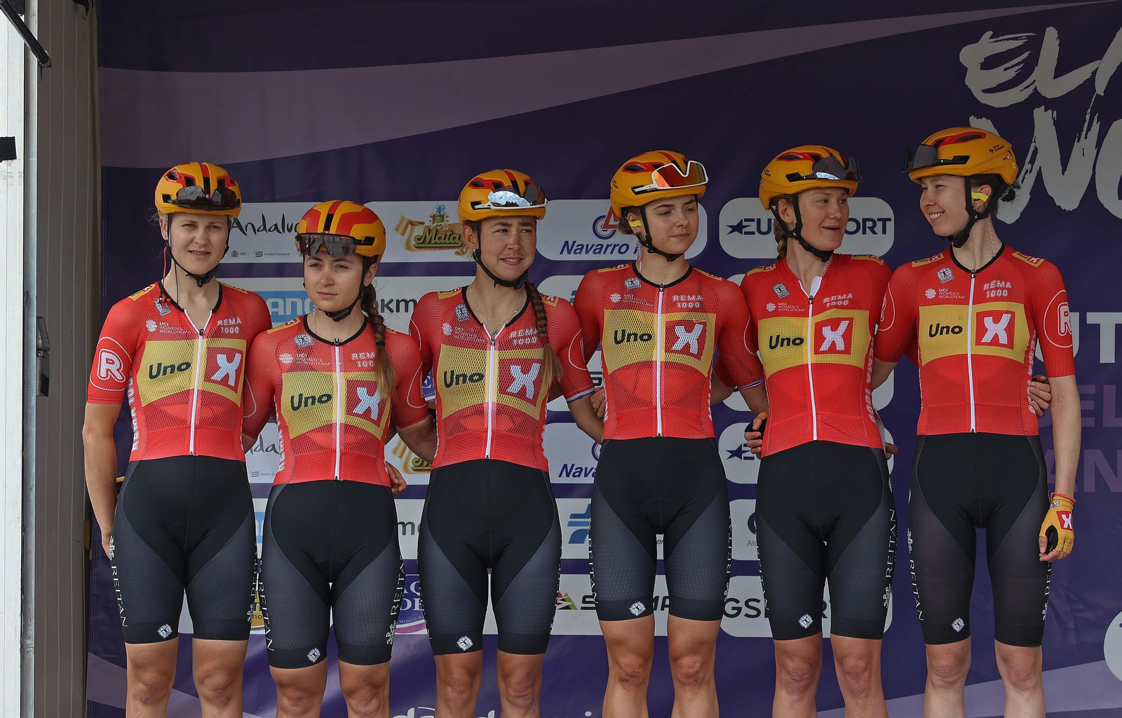 Fotos de la salida de la III Vuelta Ciclista femenina a Andalucía desde Castellar