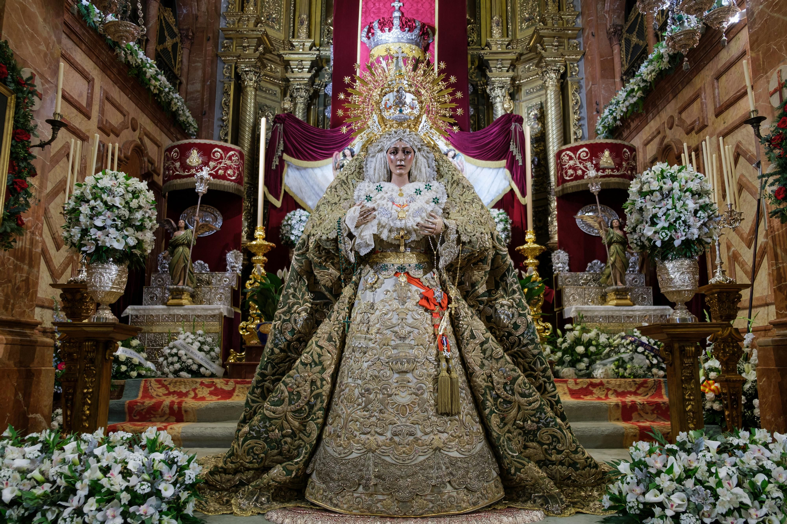 María Santísima de la Esperanza Macarena en su veneración