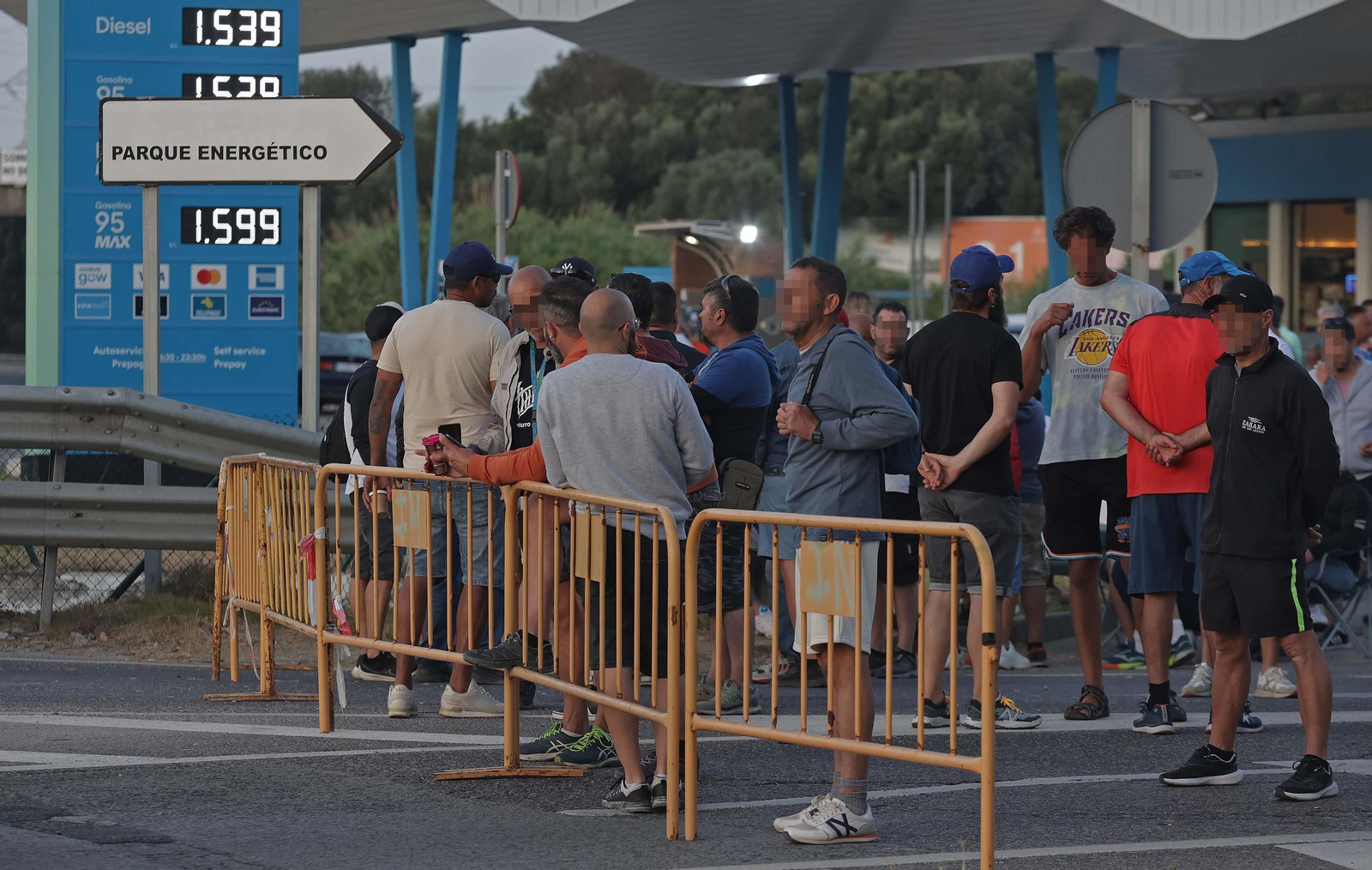 Fotos de la jornada del viernes de la huelga del metal en el Campo de Gibraltar