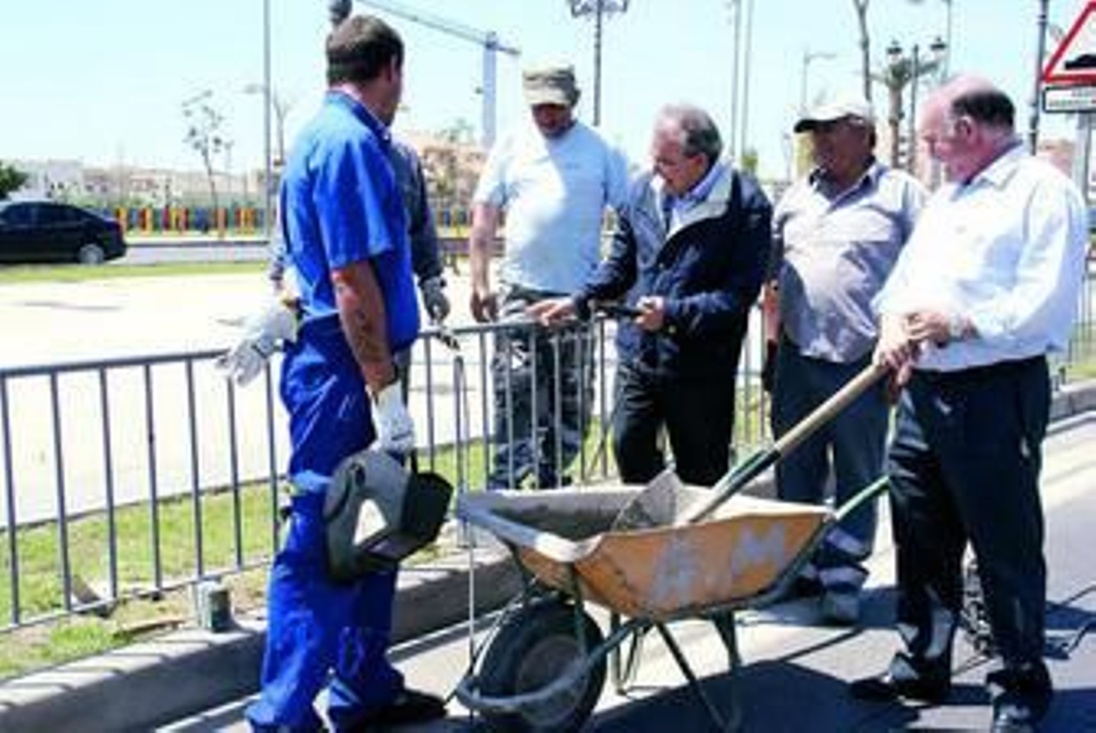 El alcalde de Vícar, Antonio Bonilla, ha supervisado los trabajos.