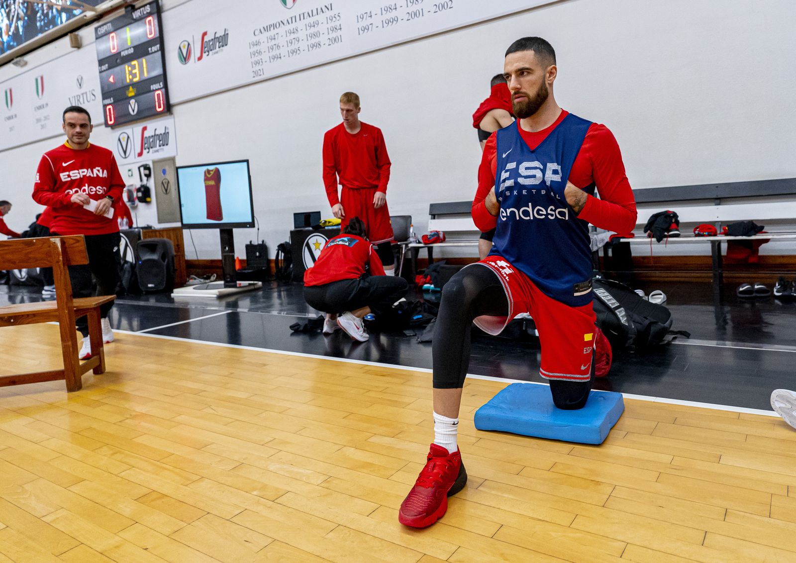 Alberto Díaz, Darío Brizuela y Jonathan Barreiro, a las órdenes de Scariolo en Bolonia
