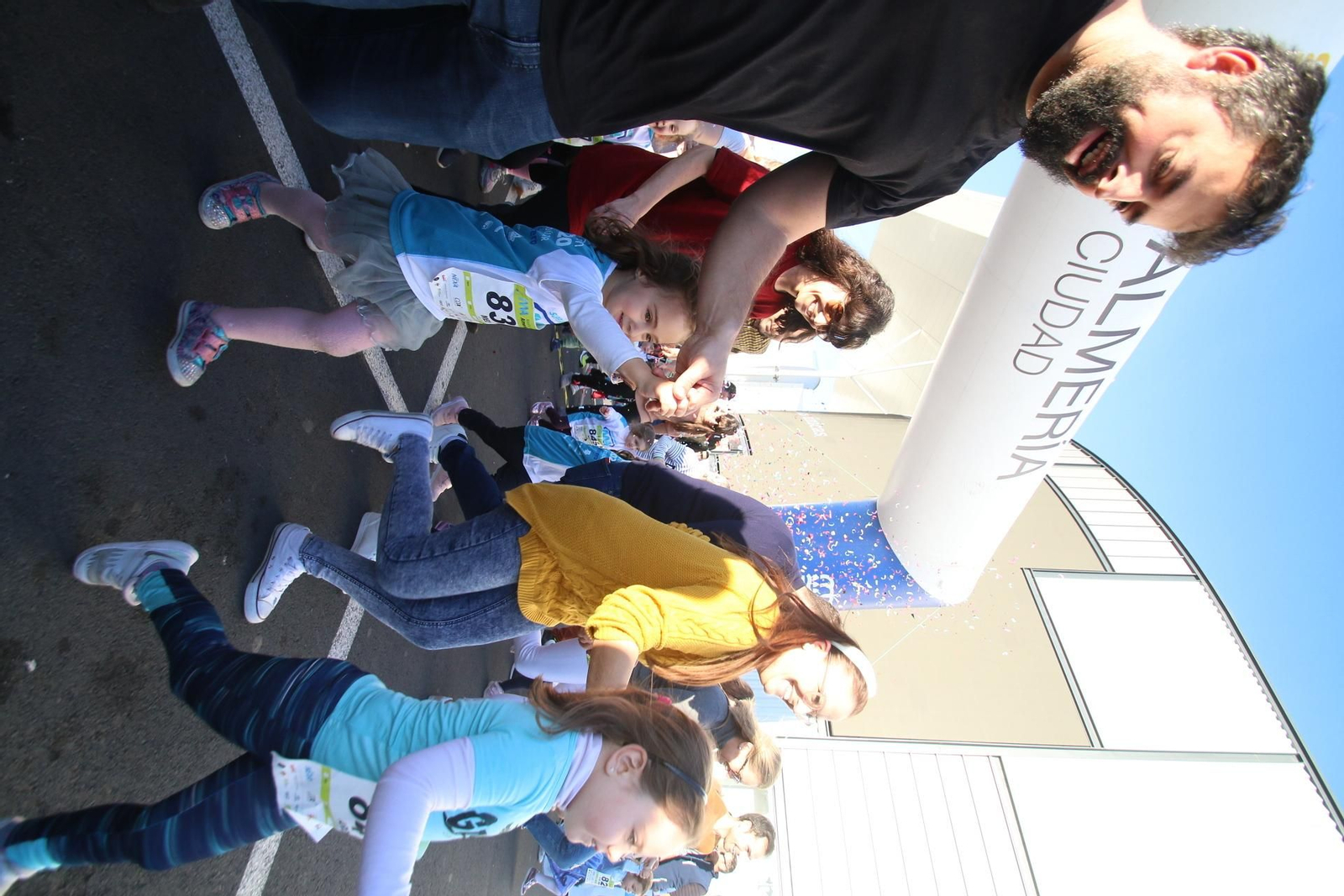 Fotogalería de las carreras infantiles del Medio Maratón de Almería