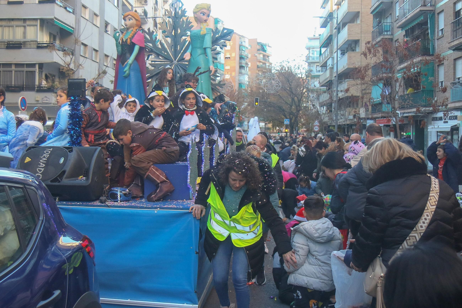 Las mejores imágenes de la cabalgata de Papá Noel en Granada