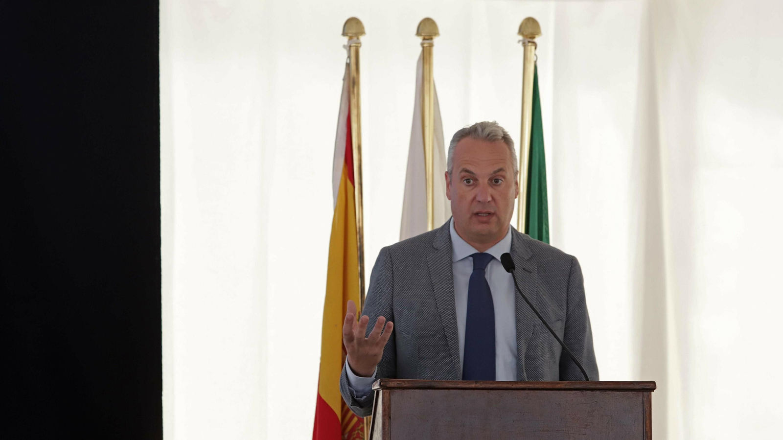 Las mejores fotos del nuevo dique flotante de Cernaval en San Roque