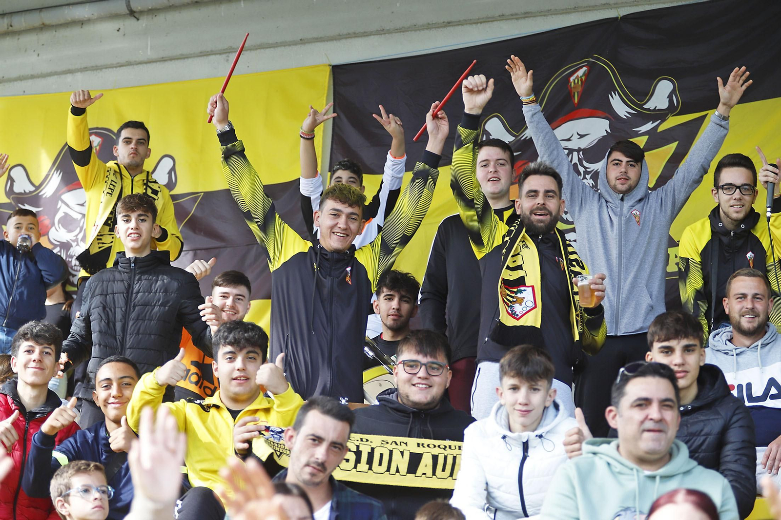 Imágenes destacadas del encuentro entre el San Roque de Lepe y Betis Deportivo