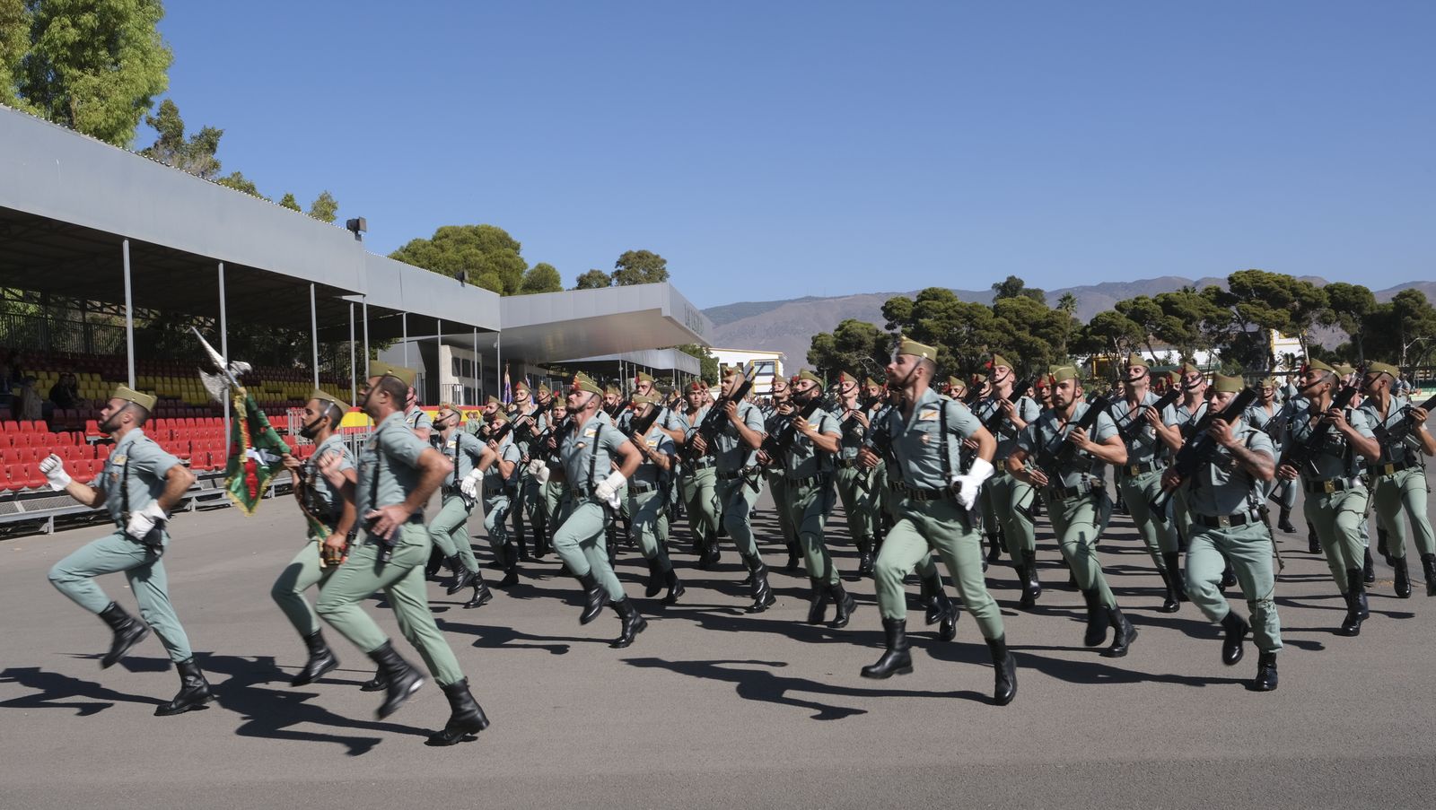 Imágenes de la visita de la Ministra de Defensa Margarita Robles a la Brigada Alfonso XIII de La Legión