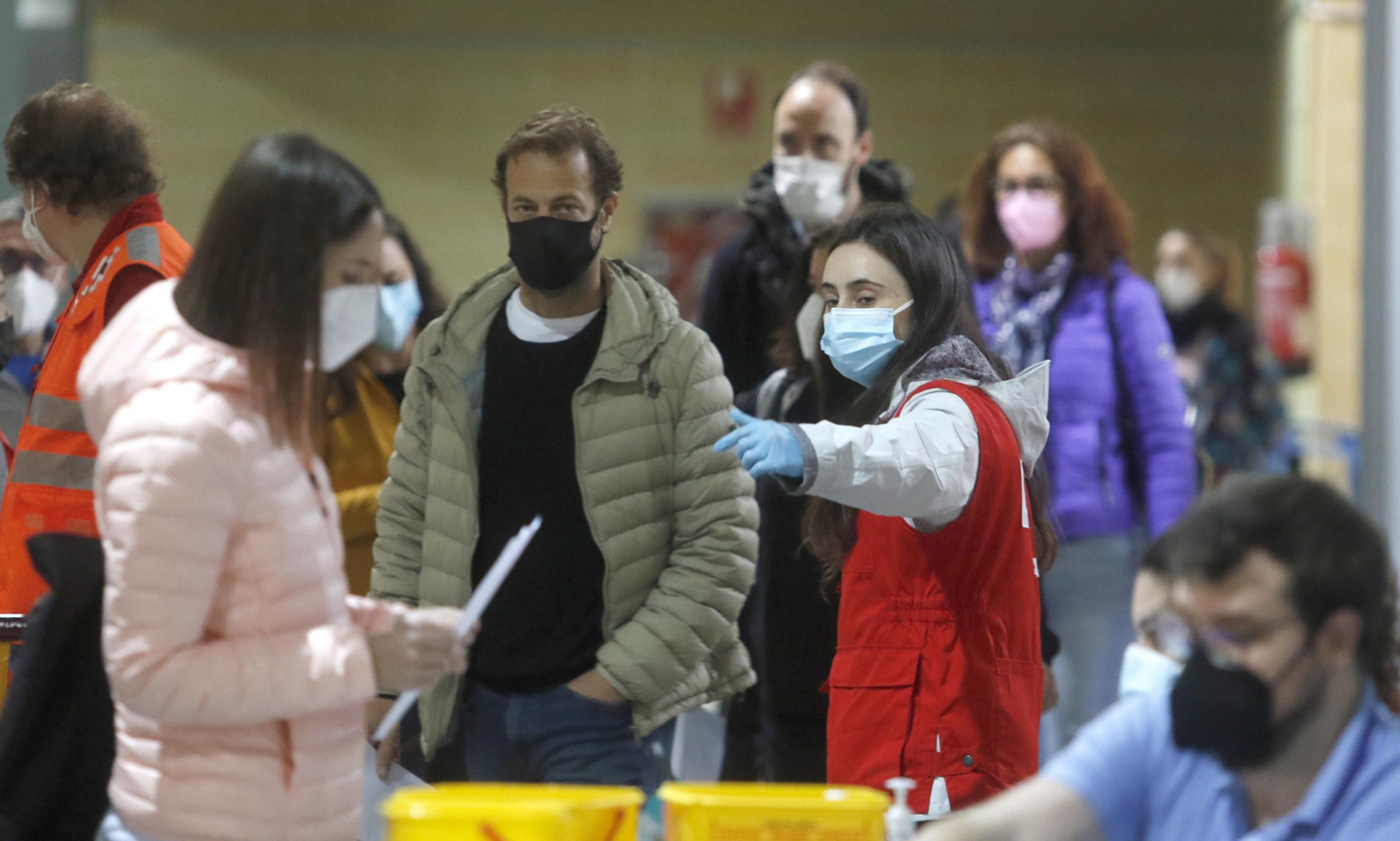 Las fotos de la vacunación contra el coronavirus en Vista Alegre a los profesores de Córdoba