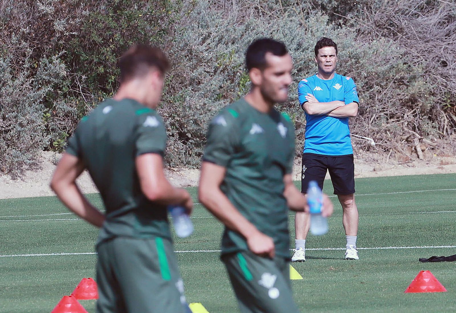 Rubi observa un entrenamiento en Montecastillo.