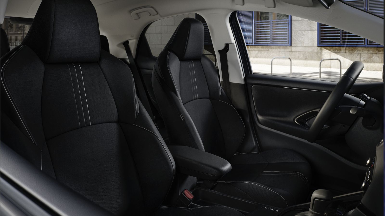 En los acabados más altos los asientos delanteros ofrecen a sus ocupantes un mayor apoyo lateral.