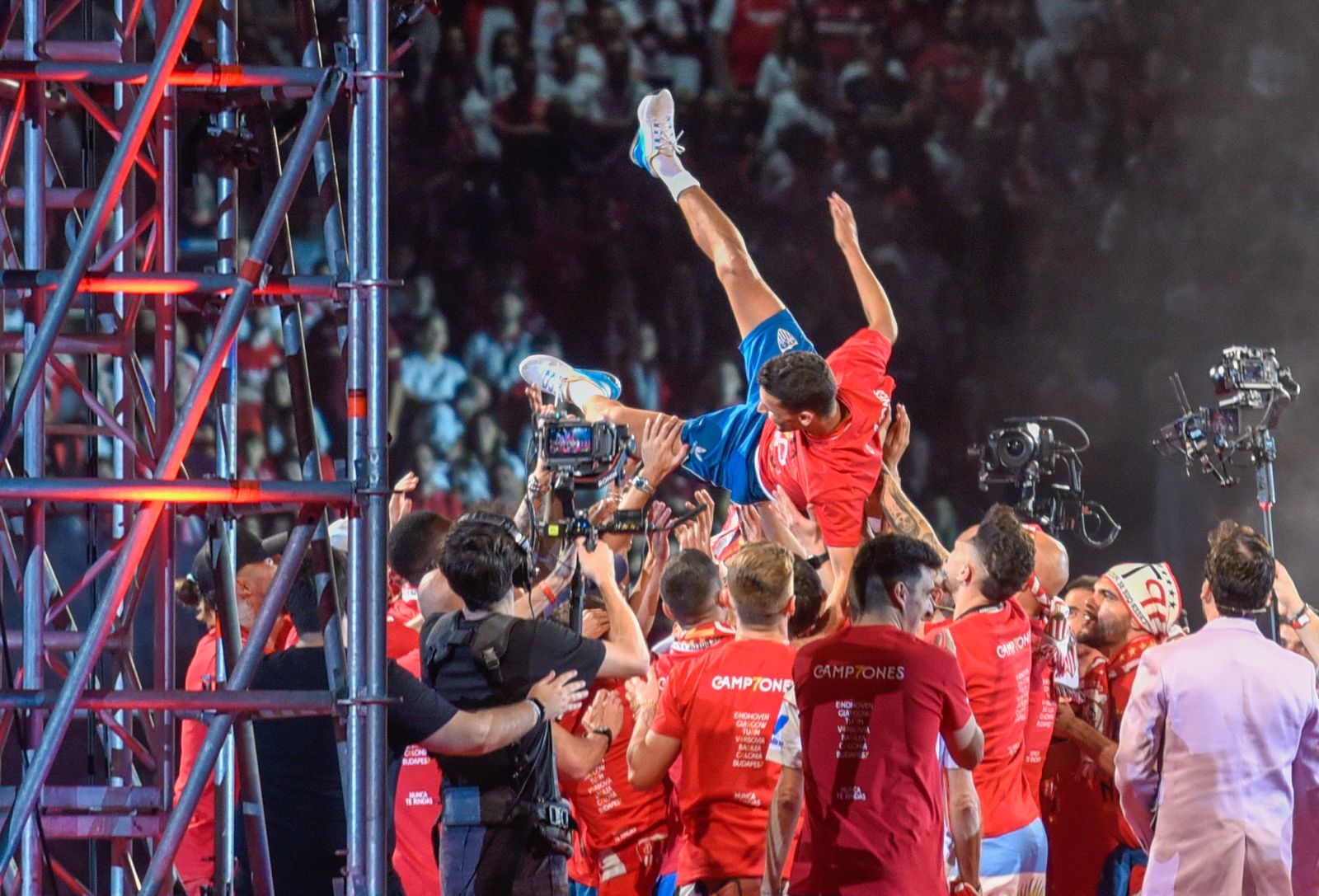 La celebración del Sevilla en el Ramón Sánchez-Pizjuán, en imágenes