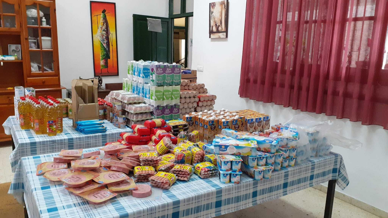 Parte de los alimentos que reparte el comedor del Centro Social Rey Heredia