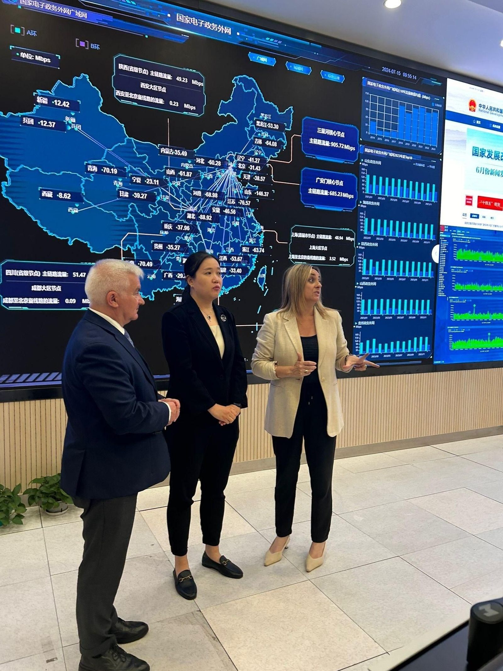 Granada estrecha lazos con China: la alcaldesa Marifrán Carazo viaja para reunirse con autoridades del gigante asiático