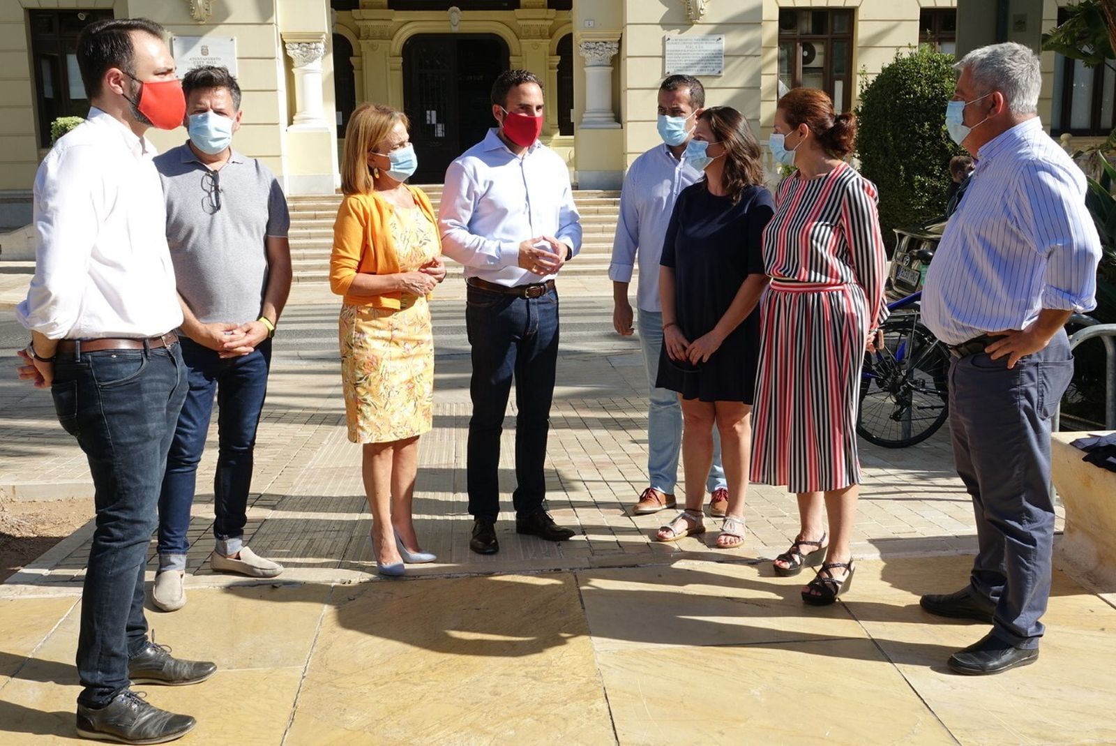 Daniel Pérez con los concejales de su grupo.