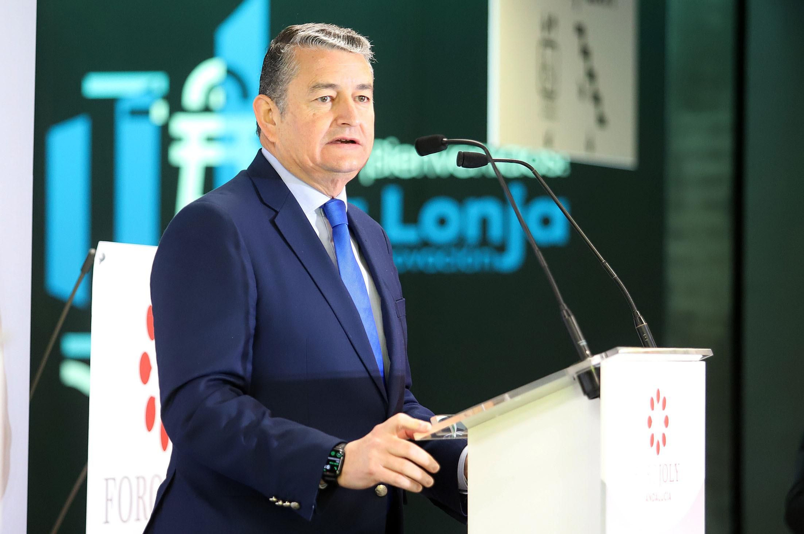 Imágenes del desayuno-coloquio con Antonio Sanz en el Foro Joly Andalucía celebrado en la Lonja de la Innovación del Puerto de Huelva