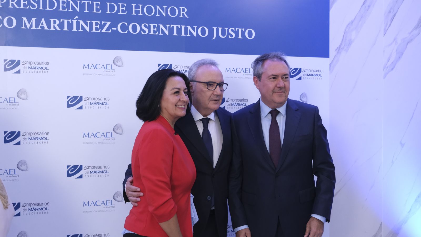 Imágenes del reconocimiento  como Presidente de Honor de la Asociación de Empresarios del Mármol, Francisco Martínez Cosentino