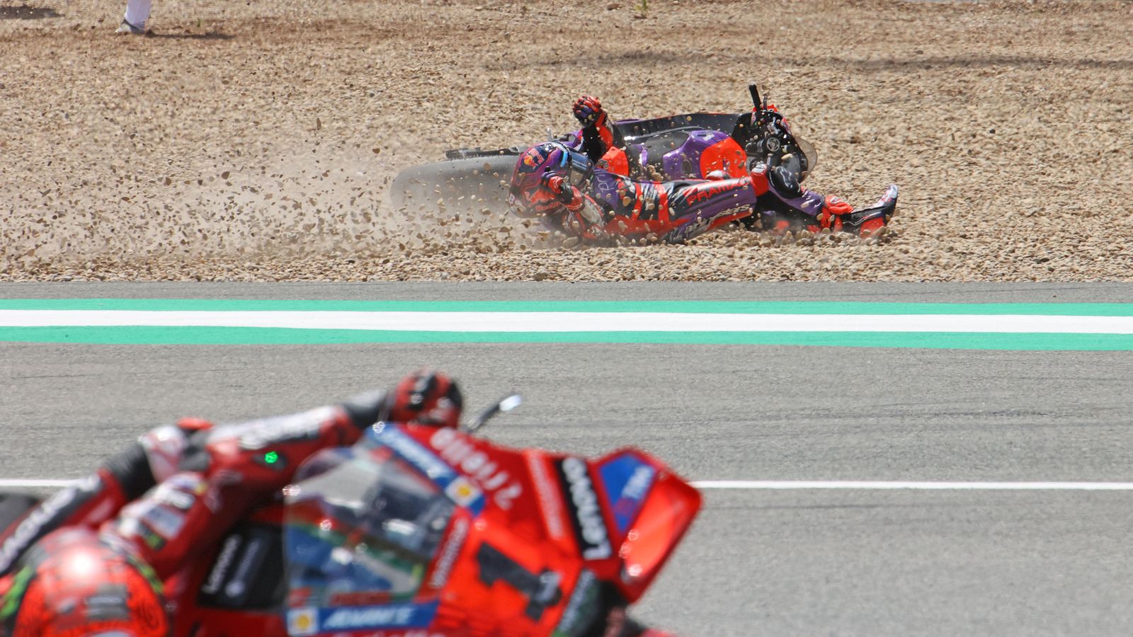 Imágenes de las caídas en las carreras del GP España en Jerez