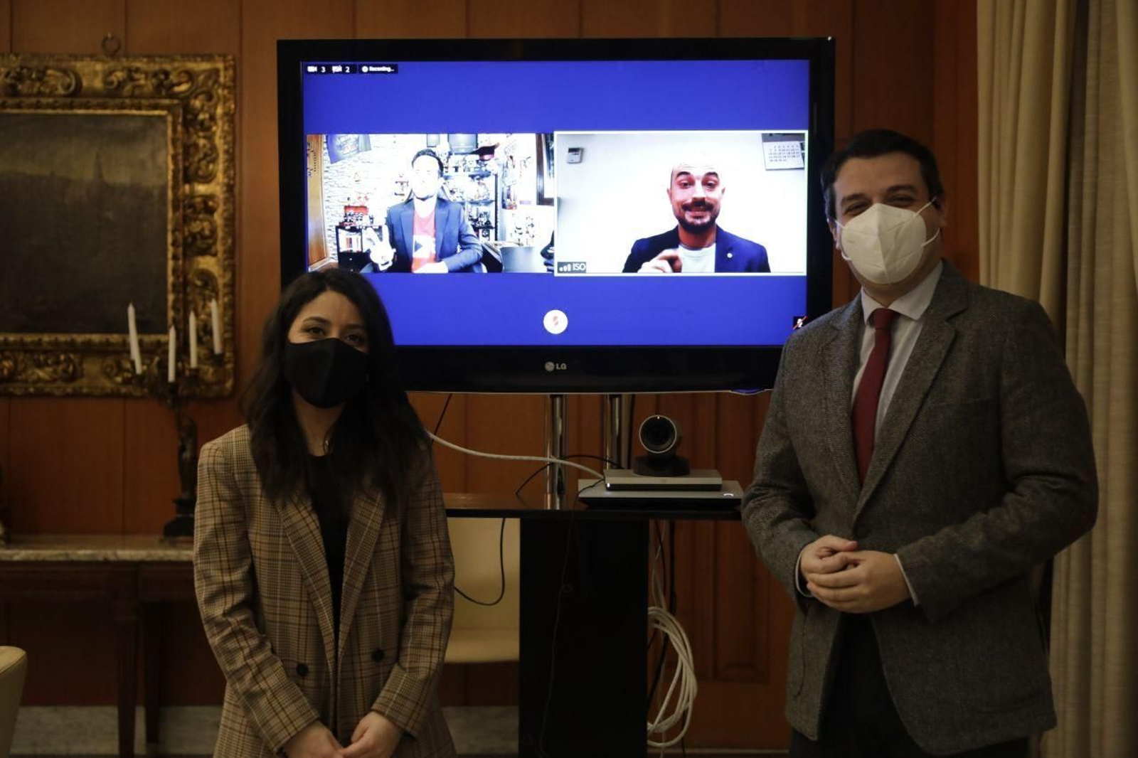 Cintia Bustos y José María Bellido en conexión con Anikilo y Borja Merino.