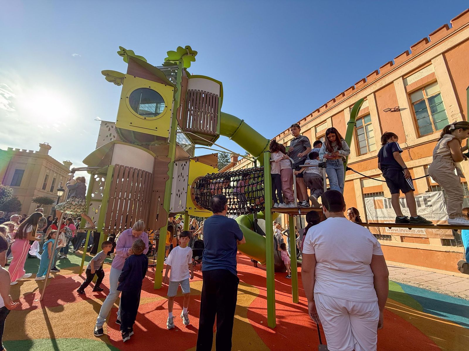 Las fotos de la inauguración del nuevo parque infantil junto al Conservatorio de La Línea