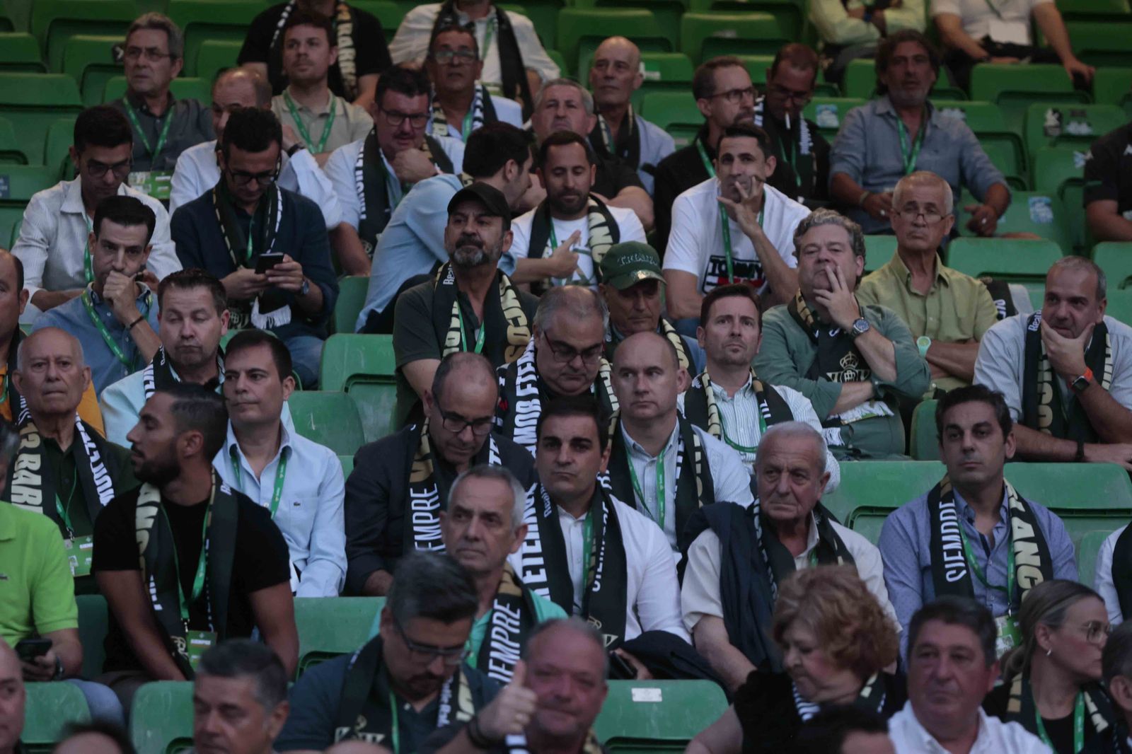 Búscate en el acto Siempre Verdiblancos