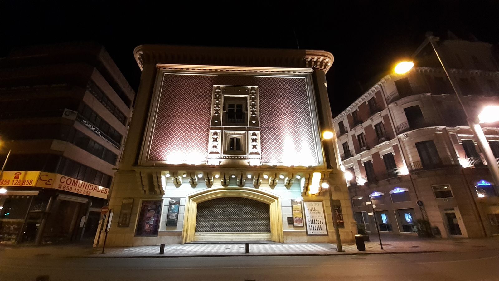 El edificio Aliatar, cerrado a cal y canto este fin de semana