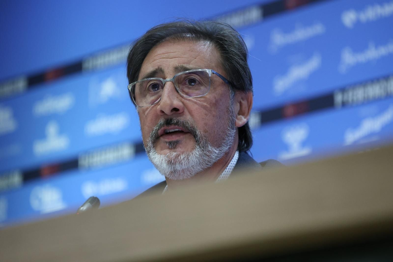La rueda de prensa de Loren Juarros sobre el mercado invernal, en fotos La rueda de prensa de Loren Juarros sobre el mercado invernal, en fotos