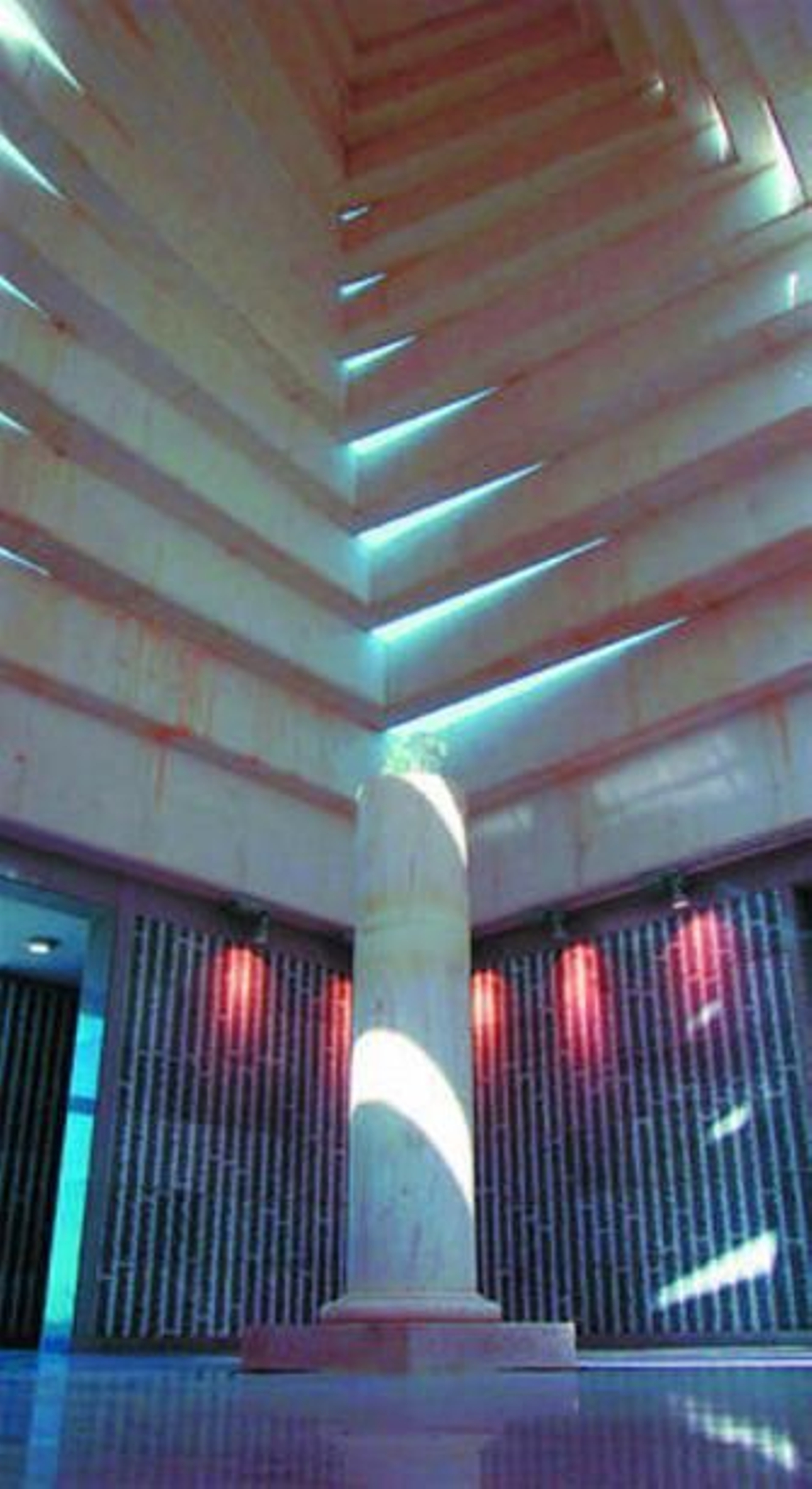 Interior de la pirámide funeraria.