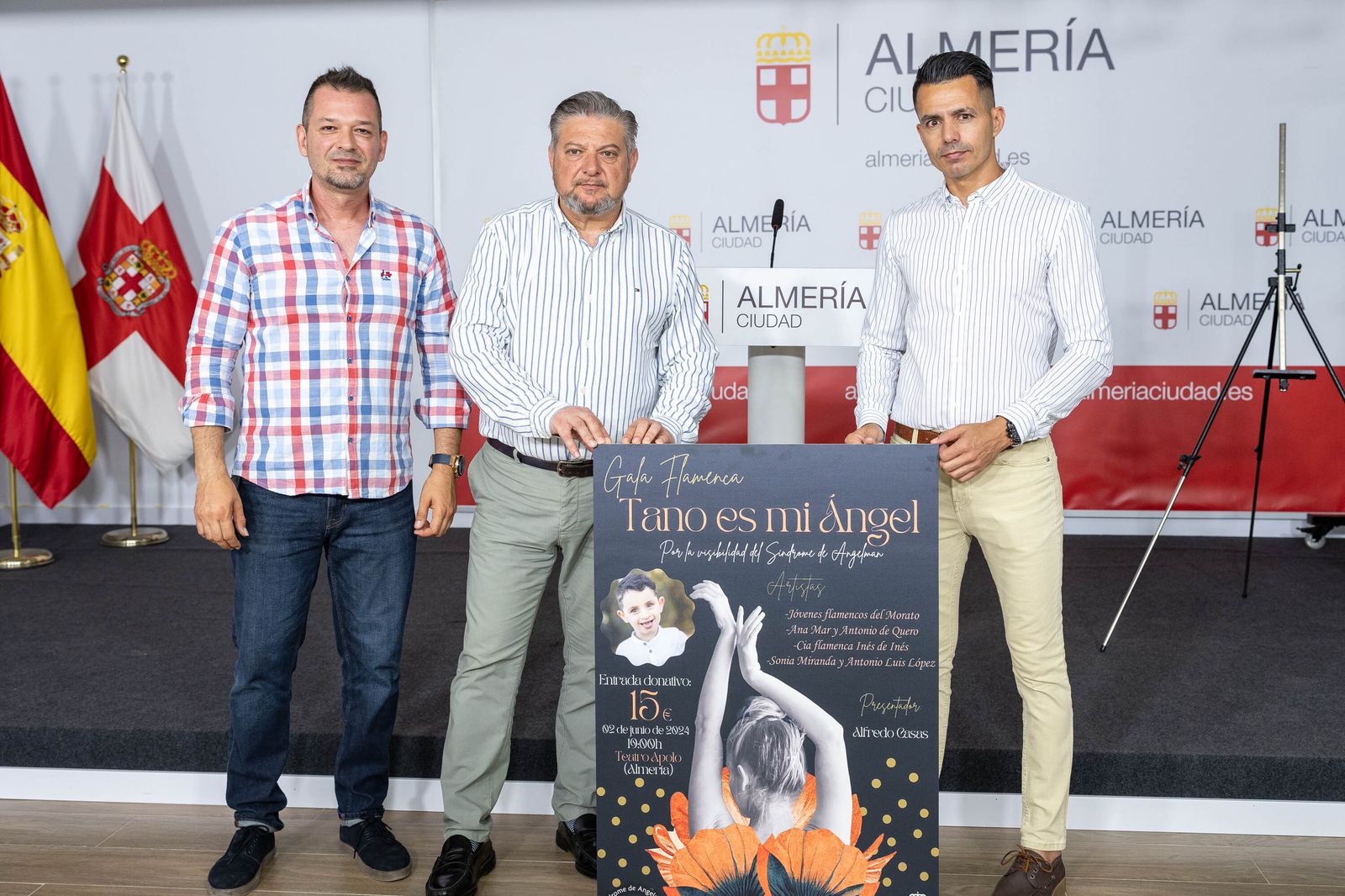 Diego Cruz presentaba ayer el concierto ‘Tano es mi ángel’ que se celebra el domingo en el Apolo.