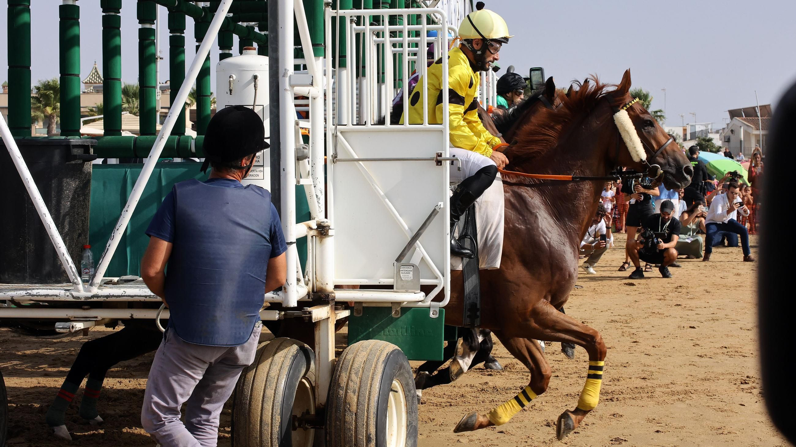 Imágenes del primer día del 2º ciclo de las Carreras de Caballos de Sanlucar