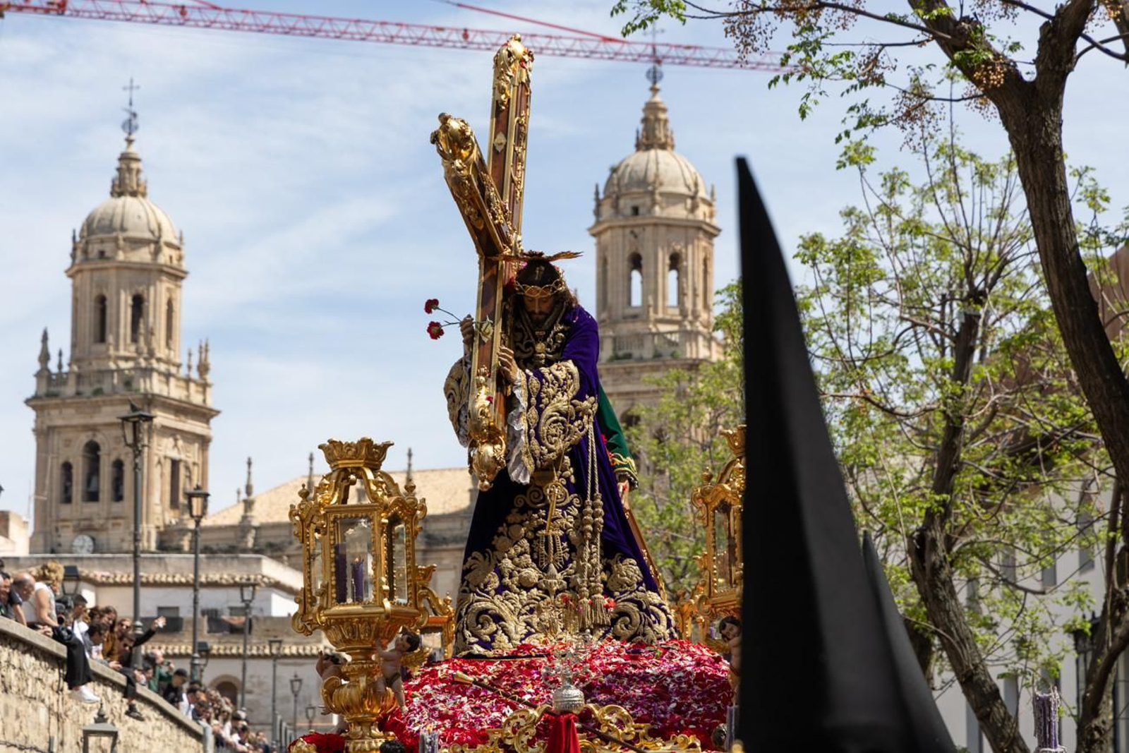 Los jiennenses acuden un año más al encuentro de Nuestro Padre Jesús
