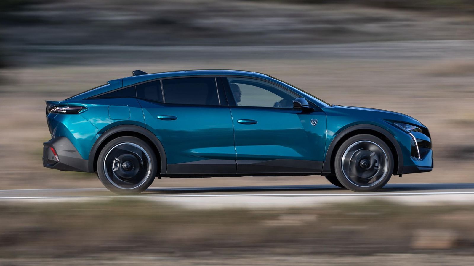 Inicialmente lanzado para los eléctricos, el Peugeot Allure Care alcanza ahora a todas las versiones, cualquiera que sea su motor, de la marca francesa.