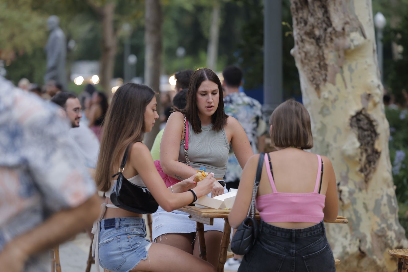 Búscate en las fotos del concierto de Bizarrap