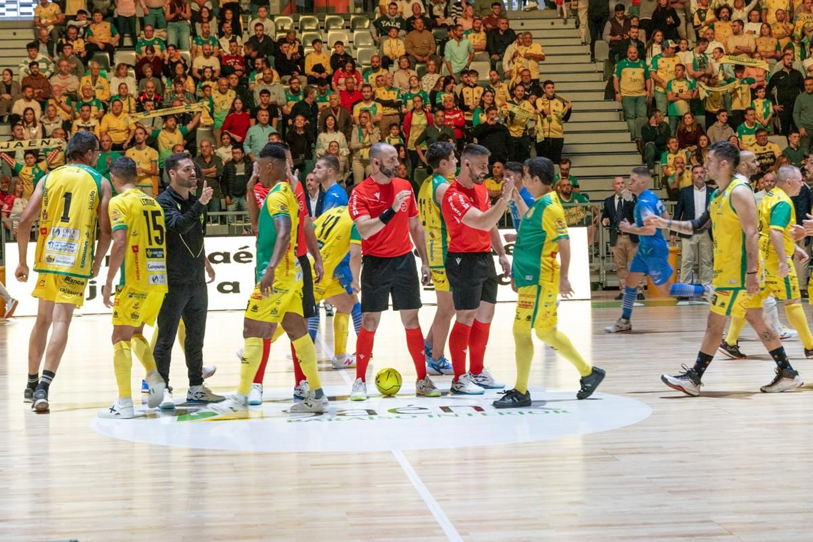 La goleada del Jaén Paraíso Interior FS ante el Viña Albali Valdepeñas, en imágenes