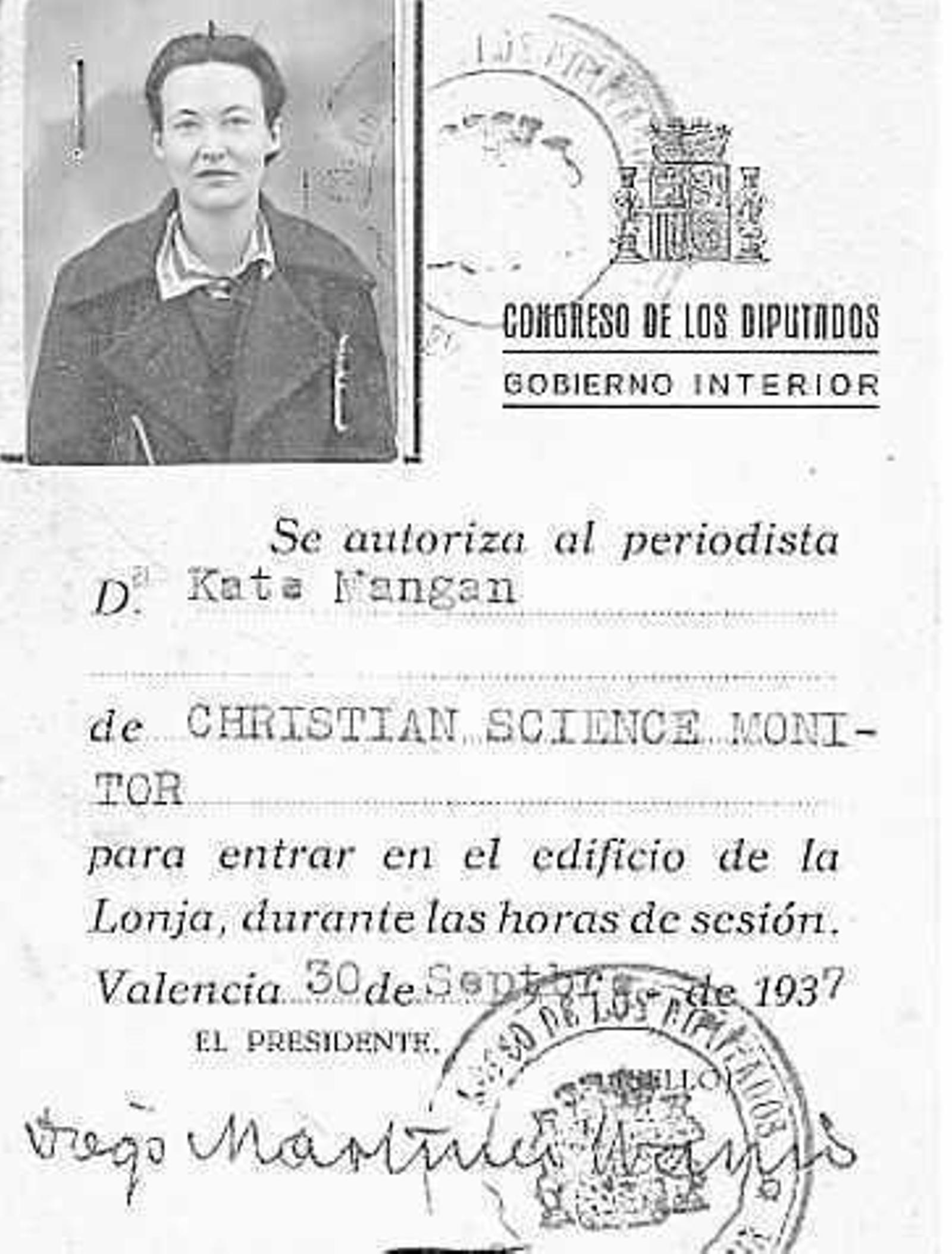 Credencial de Kate Mangan.