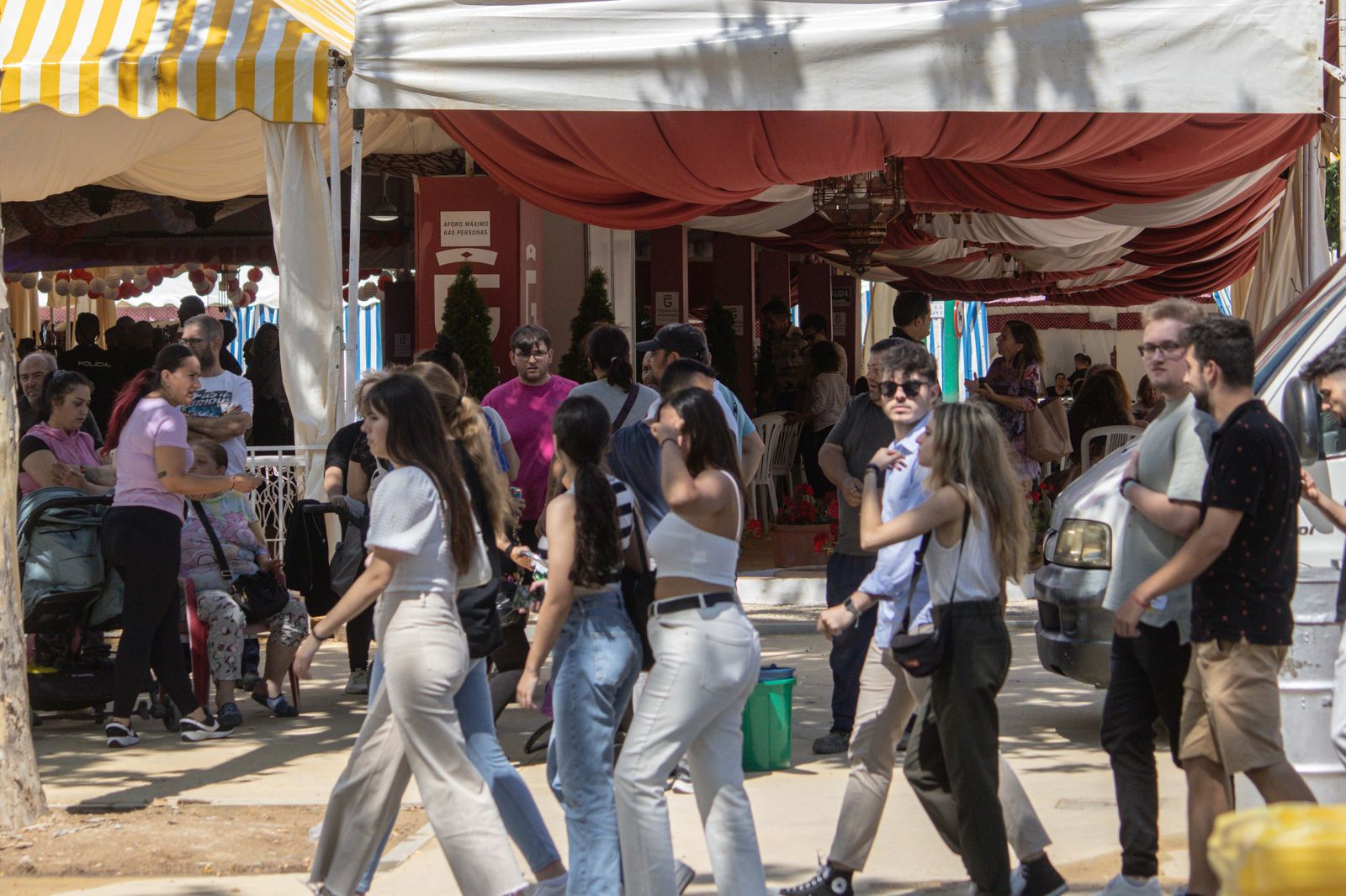 Ambiente en Granada durante este lunes de Corpus, en imágenes